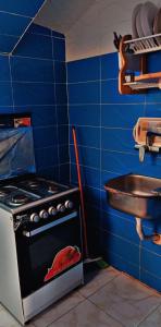 Kuchyň nebo kuchyňský kout v ubytování Seaview Honeymoon Escape- Studio