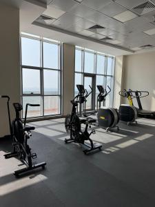 Fitness centrum a/nebo fitness zařízení v ubytování Luxury 2 Bedroom with Sea Views