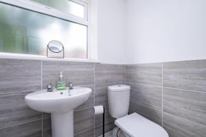 Ένα μπάνιο στο Cooper stay - perfect for contractors