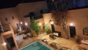 Guest House Bagdad Café内部或周边的泳池