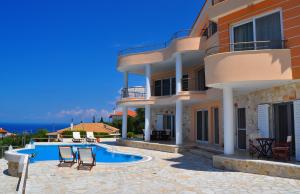 Photo de la galerie de l'établissement Pyrgos Zante Suites, à Alikanas
