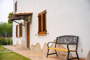 O grădină în afara B&B Le Stanze Di Papà