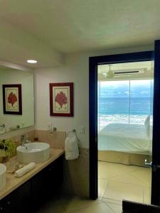 Ένα μπάνιο στο Bay View Grand Marina 4C