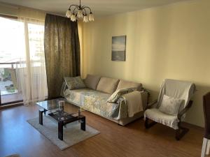 Afbeelding uit fotogalerij van Apartment in Long Beach in Shkorpilovtsi