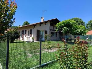 Το κτήριο όπου στεγάζεται  η παραθεριστική κατοικία +5 φωτογραφίες