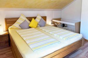 Postel nebo postele na pokoji v ubytování Haus Rümmele - Ferienwohnung 1