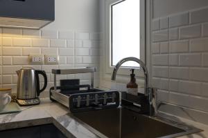 Marassi Views Direct on Pool 3BR Beach Access by Best of Bedz 주방 또는 간이 주방