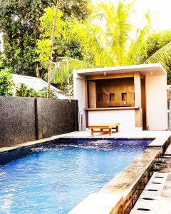 Sundlaugin á Lazy Inn Kuta Lombok eða í nágrenninu
