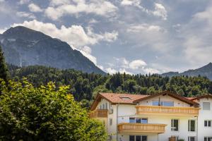 a building with a view of a mountain at Das Gipfelglück in Berchtesgaden