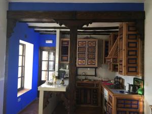 Kuchyň nebo kuchyňský kout v ubytování Hotel Rural las Cinco Ranas