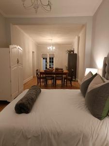 Cama o camas de una habitación en Bij De Graaff 21 fotos más