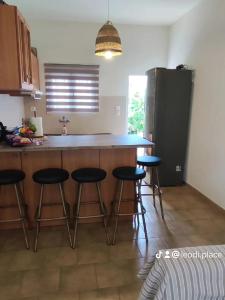 Η κουζίνα ή μικρή κουζίνα στο Leodi Place