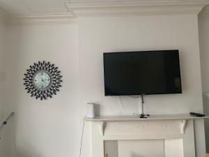 Et tv og/eller underholdning på Studio Apartment Eastbourne Town Centre South Street