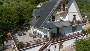 an aerial view of a house with a metal roof at Villa Attilio in Balsorano Vecchio