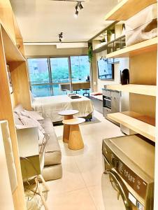 Nhà bếp/bếp nhỏ tại Consolacao GREY BOX - Studio de Luxo no Centro - Ar Condicionado - Cama Queen - Maquina de Lavar - Prox Metrô- Cozinha Completa - Wifi 500mbps - 7 andar