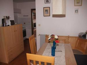 Fotografie z fotogalerie ubytování Holiday apartment with 2 bedrooms v destinaci Zirkitz