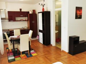 Kuchyň nebo kuchyňský kout v ubytování Apartments Mara Cres