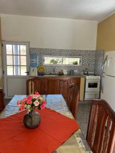 Η κουζίνα ή μικρή κουζίνα στο Casa en La Puntilla