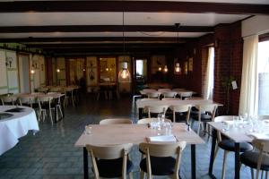 Bredebro Kro - Bed & Breakfastにあるレストランまたは飲食店