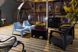 Area soggiorno di Johnny Hotel