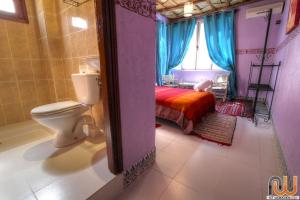 Koupelna v ubytování Kasbah Restaurant Amazir