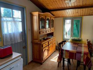 Kuchyň nebo kuchyňský kout v ubytování La Cordelière de St Hilaire
