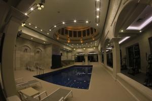 Bazén v ubytování Adams Hotel nebo v jeho okolí
