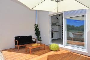 Balkón nebo terasa v ubytování Apartments Šime
