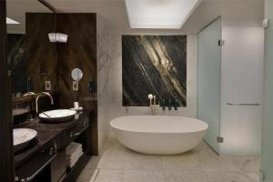 Hilton Tangier Al Houara Resort & Spa的一间浴室