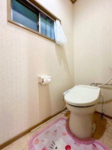 Uma casa de banho em 西軽井沢小木屋