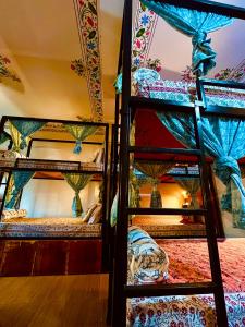 Turtle Hostel Udaipur客房内的一张或多张床位