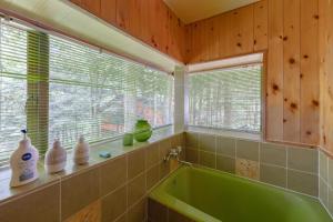 Koupelna v ubytování Kitakaru Forest Retreat + 56 fotografií