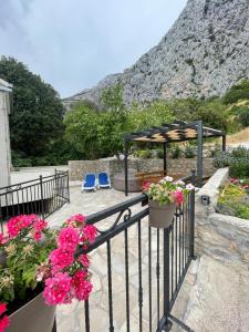 Gallery image of Stone house Marinko - Free Beach Parking in Tučepi