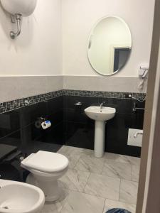 Un baño de International Hotels