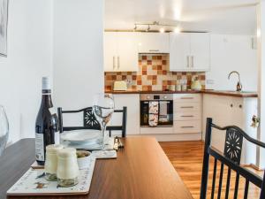 Dapur atau dapur kecil di The Firs Lodge
