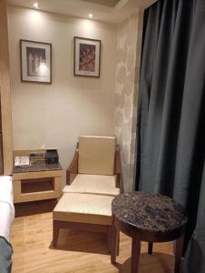 Posezení v ubytování Hotel V Hazratganj