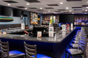 Sohvabaar või baar majutusasutuses La Quinta Inn by Wyndham Cocoa Beach-Port Canaveral