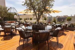 Adia Aluma Athens, Curio Collection By Hilton餐厅或其他用餐的地方