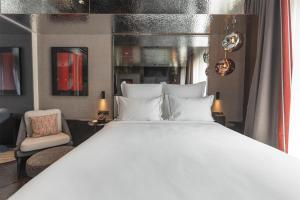 Adia Aluma Athens, Curio Collection By Hilton客房内的一张或多张床位