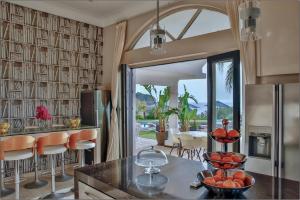 Fotografie z fotogalerie ubytování Luxurious 6 Bedroom Villa in Ibiza City, 1079 v destinaci Cala Tarida