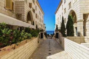 Fotografie z fotogalerie ubytování Serene Studio Apt w Balcony Overlooking the Sea with Shelter by Sea N' Rent v destinaci Tel Aviv