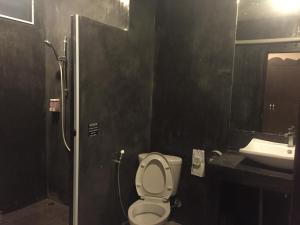 Koupelna v ubytování Baan Suan Ta Hotel