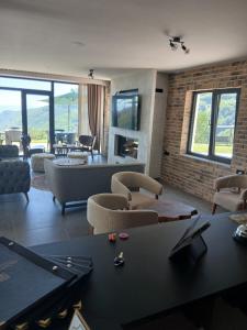 Μια τηλεόραση ή/και κέντρο ψυχαγωγίας στο Hotel Belica
