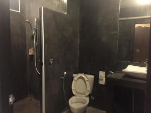 Koupelna v ubytování Baan Suan Ta Hotel