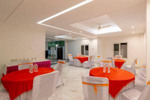 Ruang duduk di Treebo Raj Palace