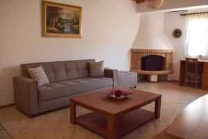 Χώρος καθιστικού στο Quiet Wood-Style Maisonette