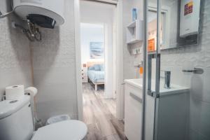 Ένα μπάνιο στο Baylight Retreat Apartment +37 φωτογραφίες