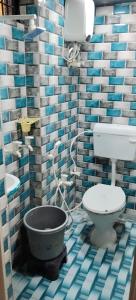 O baie la Kanha ji 5 star PG family 12 rooms near lord Krishna temple free pick up service also Activa rent