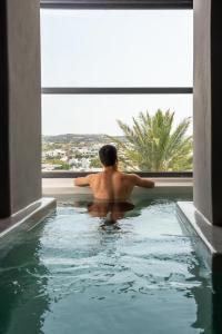 Επισκέπτες που μένουν στο Uncle's House Junior Suite INDOOR Pool