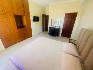 TV a/nebo společenská místnost v ubytování Bleta Rooms
